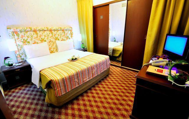Dellmon Shrouq Hotel リヤード 部屋 写真