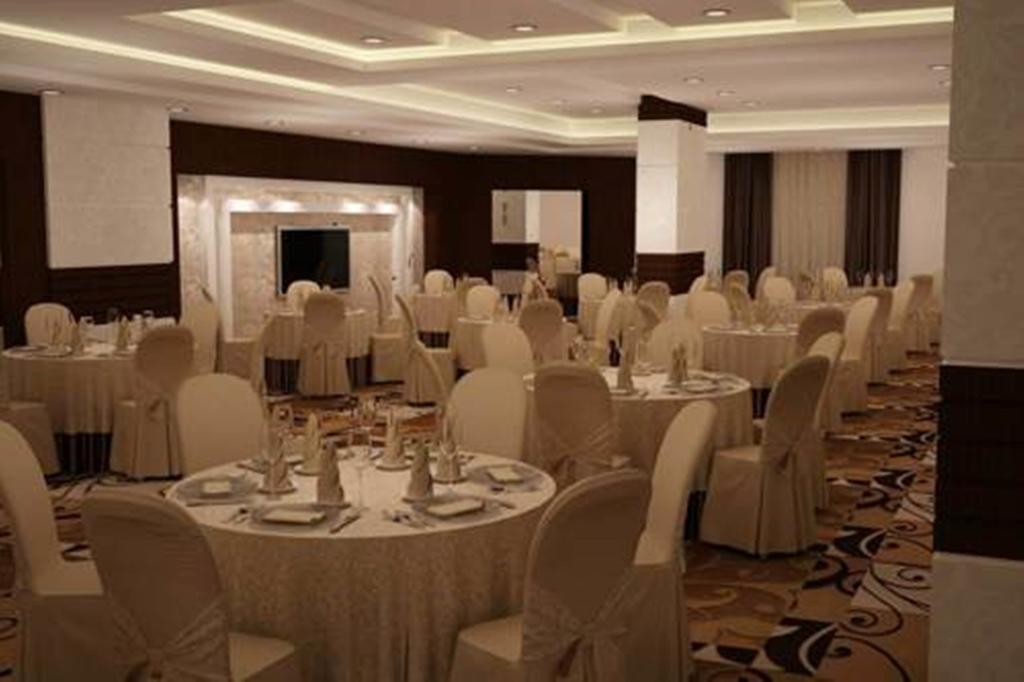 Dellmon Shrouq Hotel リヤード エクステリア 写真